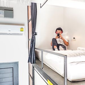 Dormitory Room Mixed